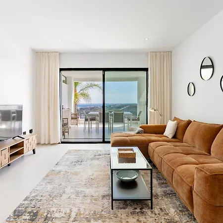 Luxury 2 Bed With Sea View *