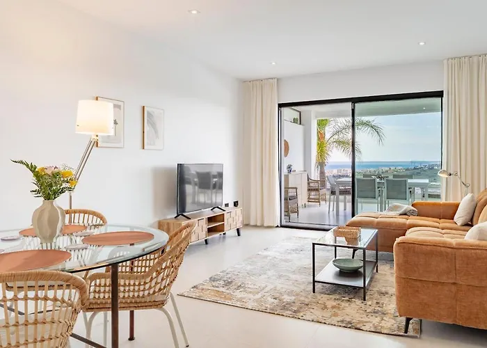 Luxury 2 Bed With Sea View Апартаменти